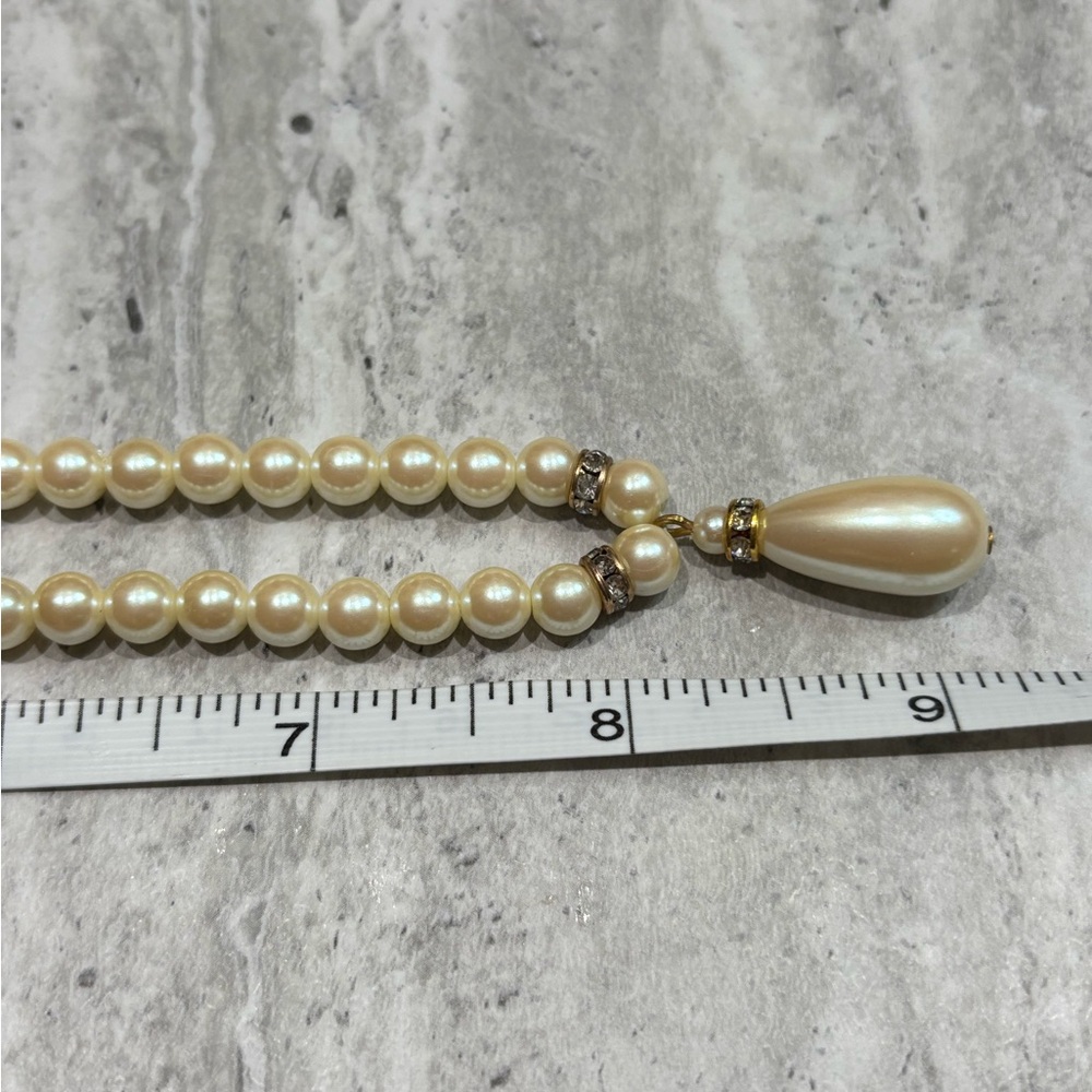 Vintage Faux Pearl Drop Pendant Necklace Rhinestone Spacers Gold Tone Glamour - Picture 4 of 4